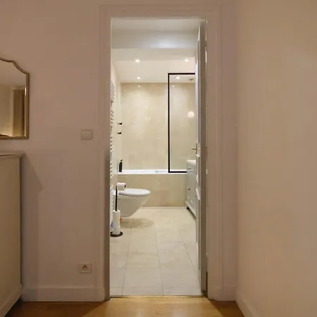 Apartment Le Regal Elysees Paris