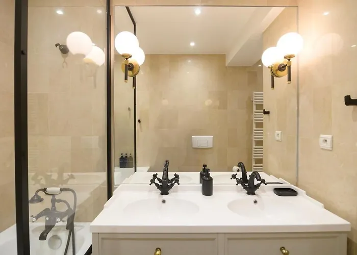 Le Regal Elysees * Paris