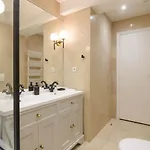 Апартаменты Le Regal Elysees