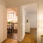 Le Regal Elysees Апартаменты Париж