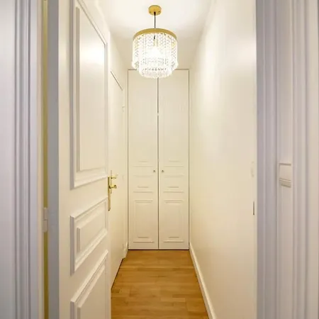 Апартаменты Le Regal Elysees *