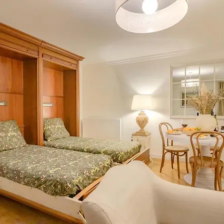 Апартаменты Le Regal Elysees Париж