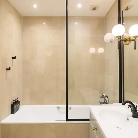 Le Regal Elysees * Paris